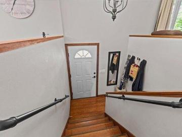 house with 4 bedroom, Barre VT ES103438360