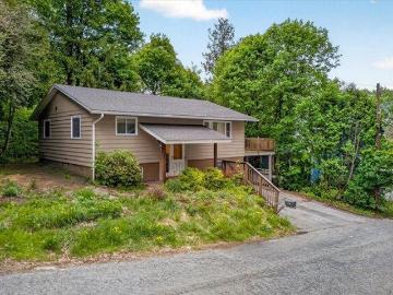house with 4 bedroom, Barre VT ES103439128