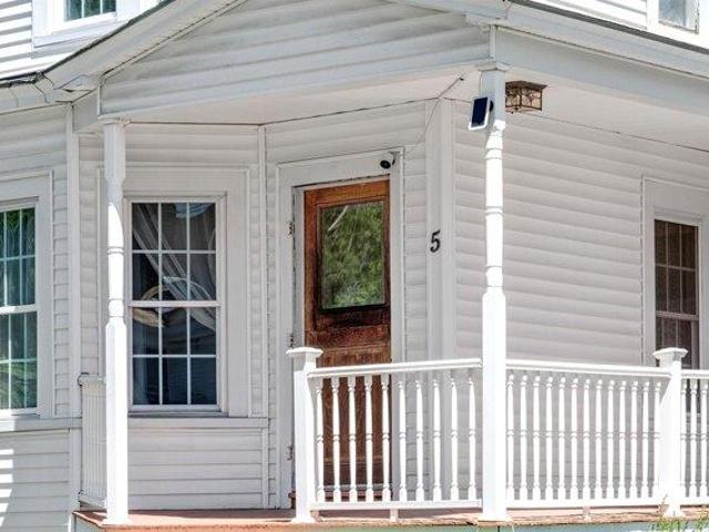 house with 4 bedroom, Barre VT ES105426697