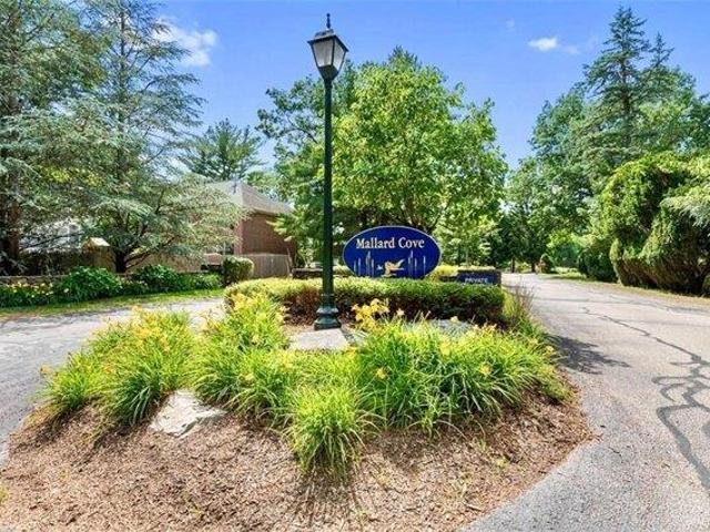 house with 4 bedroom, Barrington RI ES104832933