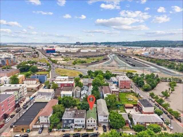 house with 4 bedroom, Bayonne NJ ES105288950