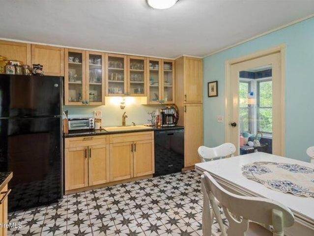 house with 4 bedroom, Bennington VT ES106103721