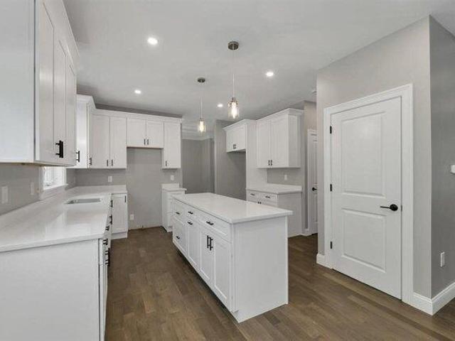 house with 4 bedroom, Bedford NH ES105551462