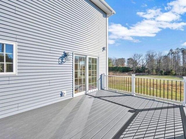 house with 4 bedroom, Belchertown MA ES104407339