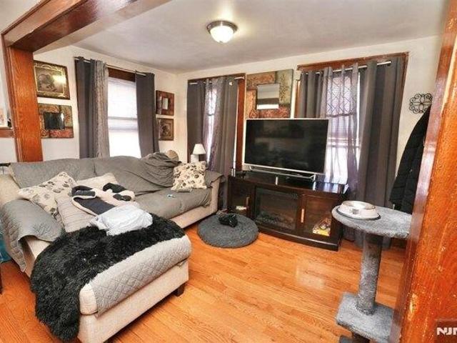 house with 4 bedroom, Belleville NJ ES104853684