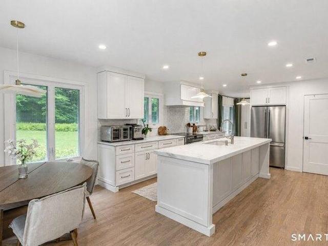 house with 4 bedroom, Bethel CT ES105551956