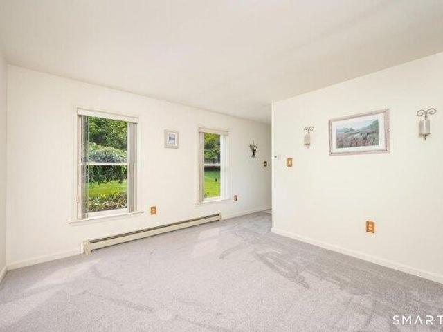 house with 4 bedroom, Bethel CT ES105559233