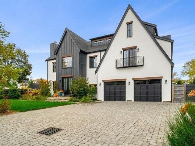house with 4 bedroom, Beverly MA ES105414802