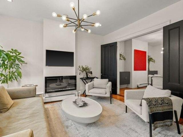 house with 4 bedroom, Boston MA ES105423382