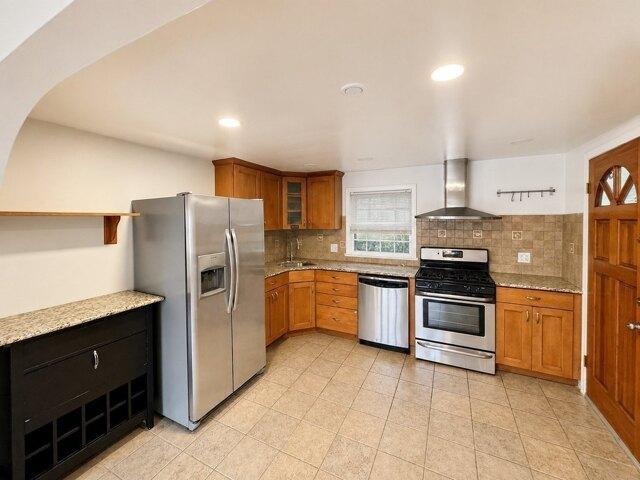 house with 4 bedroom, Boston MA ES105611790