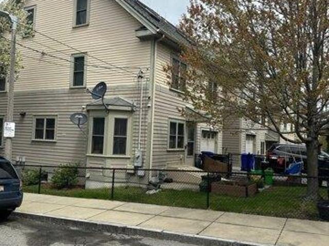 house with 4 bedroom, Boston MA ES105612174