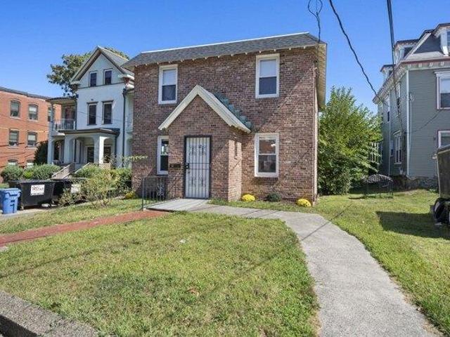 house with 4 bedroom, Boston MA ES105613941