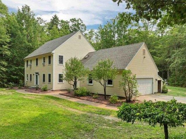 house with 4 bedroom, Bow NH DS104265448