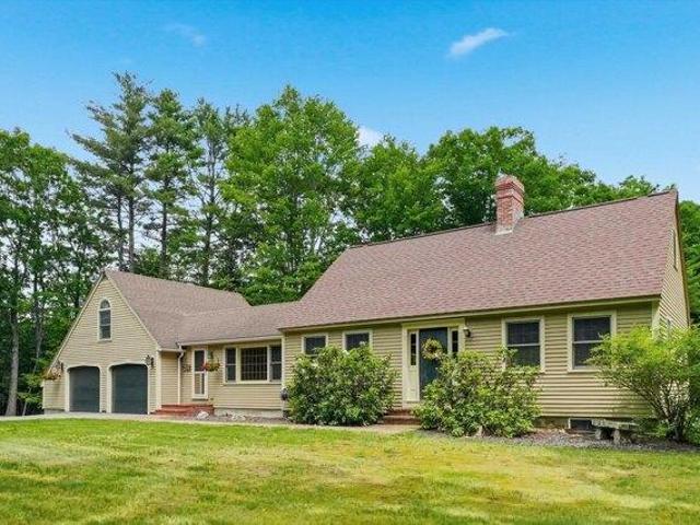 house with 4 bedroom, Bow NH ES104478094