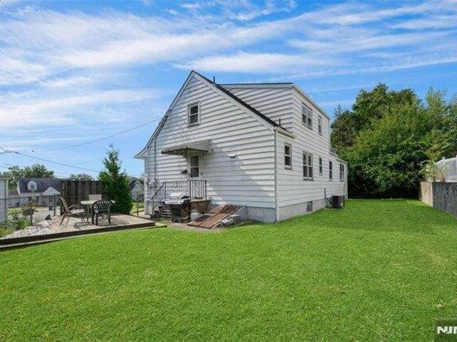 house with 4 bedroom, Bloomfield NJ ES105713398