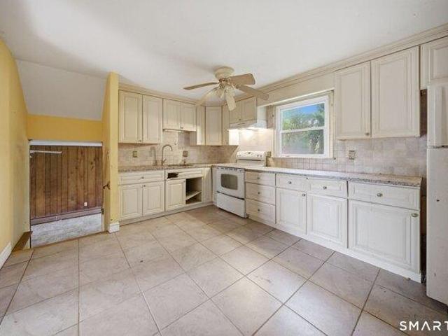 house with 4 bedroom, Bloomfield CT ES104538898