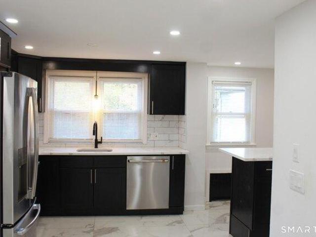 house with 4 bedroom, Bloomfield CT ES104543806