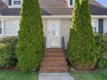 house with 4 bedroom, Brockton MA ES103071621