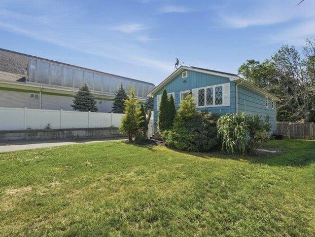 house with 4 bedroom, Brockton MA ES105418333