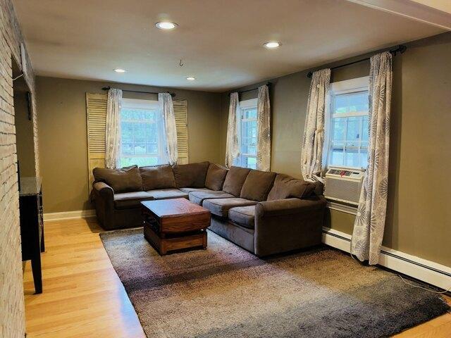 house with 4 bedroom, Brockton MA ES105423080