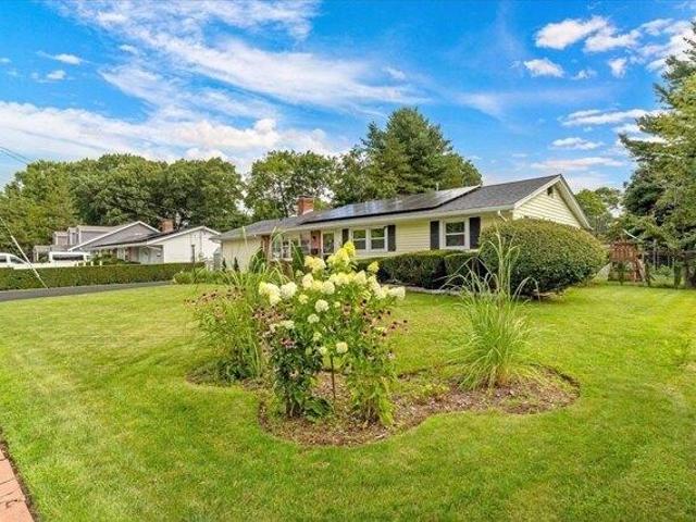 house with 4 bedroom, Brockton MA ES105426994