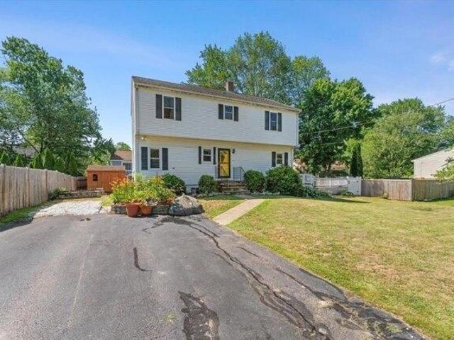 house with 4 bedroom, Brockton MA ES105512744