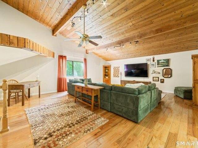 house with 4 bedroom, Brookfield CT ES105425585