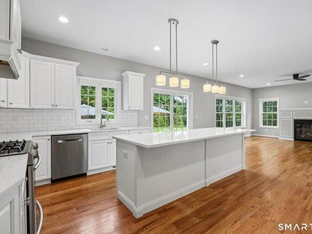 house with 4 bedroom, Brookfield CT ES105495113