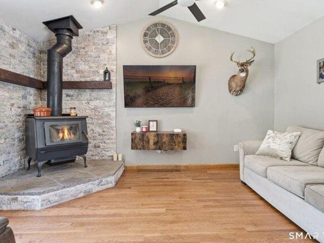 house with 4 bedroom, Brooklyn CT ES104608751