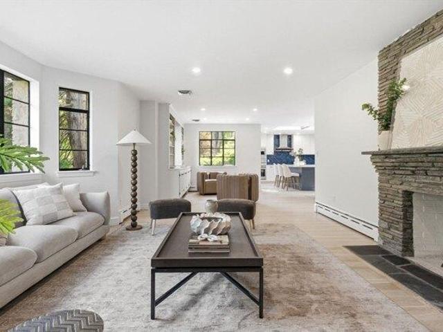 house with 4 bedroom, Brookline MA ES104606137