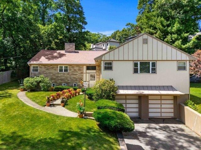 house with 4 bedroom, Brookline MA ES105614609