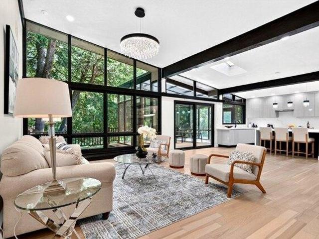 house with 4 bedroom, Brookline MA ES105239585