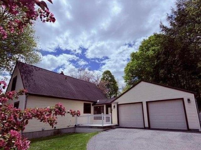 house with 4 bedroom, Brattleboro VT ES104263379