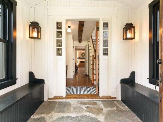 house with 4 bedroom, Brattleboro VT ES104232565