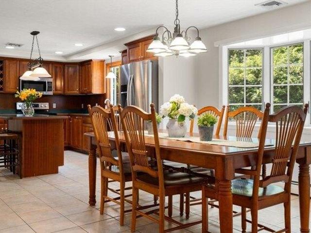 house with 4 bedroom, Bridgewater MA ES105424234