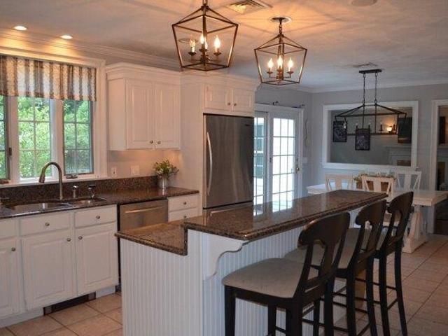 house with 4 bedroom, Bridgewater MA ES105631728