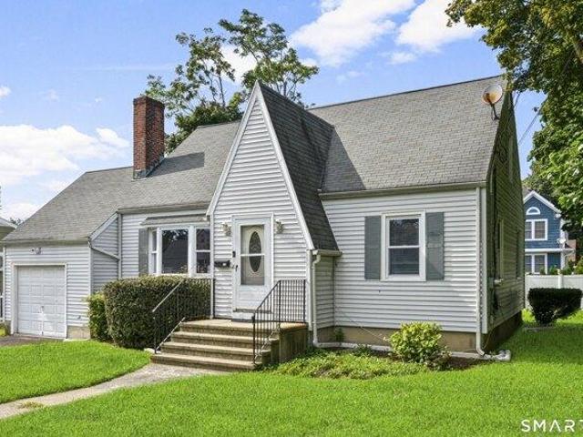 house with 4 bedroom, Bridgeport CT ES105439926