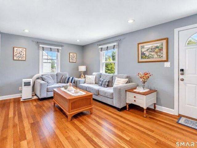 house with 4 bedroom, Bridgeport CT ES105548984