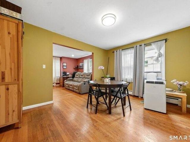 house with 4 bedroom, Bridgeport CT ES105662294