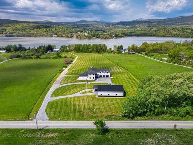 house with 4 bedroom, Bridport VT ES105534010