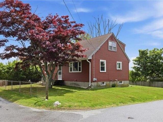 house with 4 bedroom, Bristol RI ES105386331