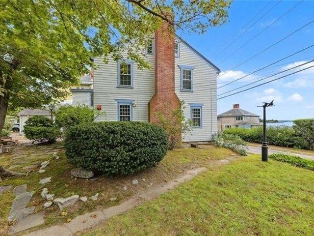 house with 4 bedroom, Bristol RI ES105692765