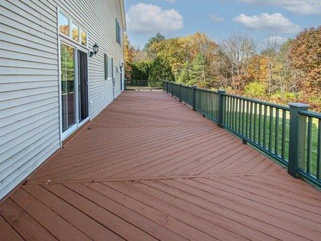 house with 4 bedroom, Buckland MA ES105256040