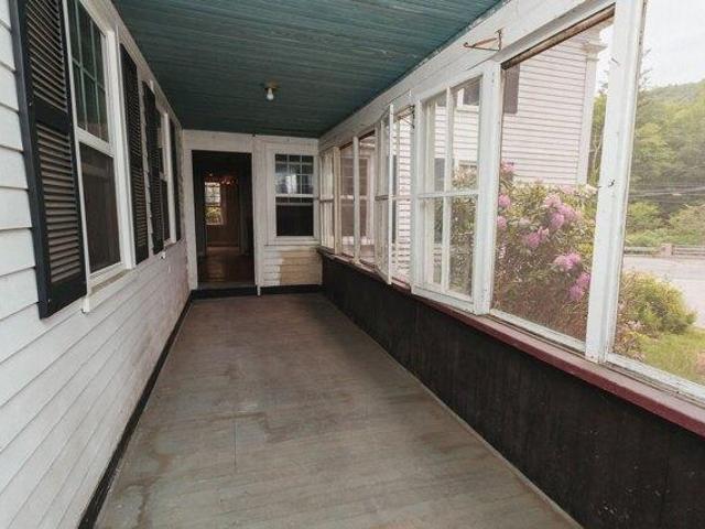 house with 4 bedroom, Buckland MA ES105402095