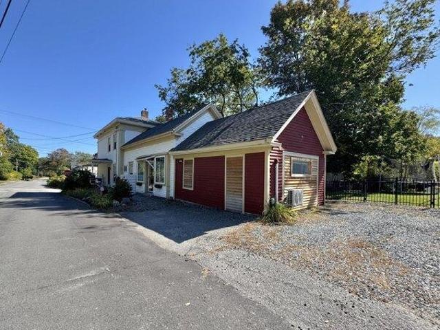 house with 4 bedroom, Bucksport ME ES105815136