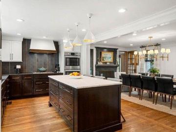 house with 4 bedroom, Burlington MA ES103493837