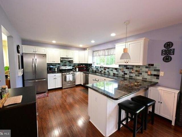 house with 4 bedroom, Burlington NJ ES105288692