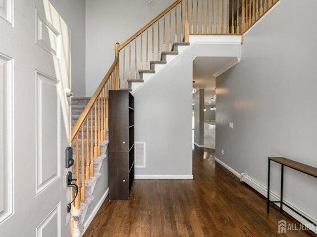 house with 4 bedroom, Carteret NJ ES105206156