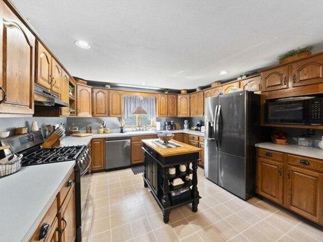 house with 4 bedroom, Carver MA ES105560886