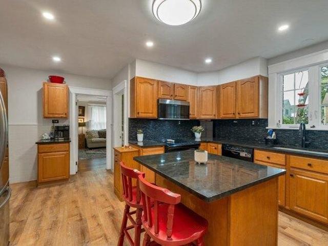 house with 4 bedroom, Chelmsford MA ES105513791